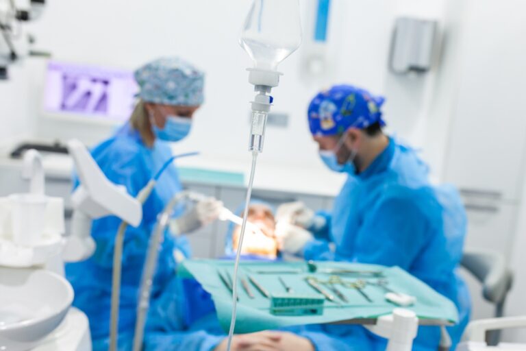 implantes fijos en el mismo día en Valencia - sedacion