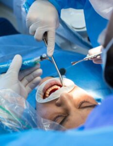 Dentistas en Burjassot - Cirugía