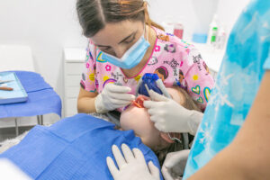 clínica dental en Burjassot - chica