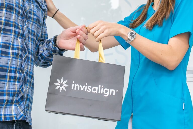 ortodoncia invisalign en Burjassot - bolsa