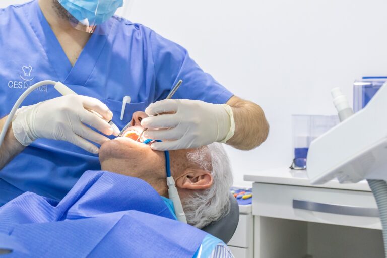 implantes dentales en Burjassot - dentista