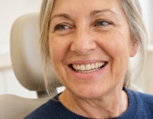 Prótesis dentales en Burjassot - Mujer